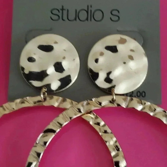 SUPER CUTE!!New huge earrings Selling lot of 2 - Picture 3 of 8